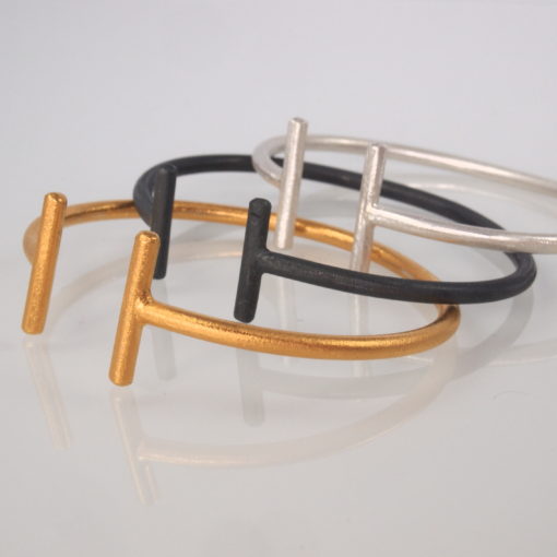 Armbånd i guld, sølv og oxideret sølv "Sunshine", fast bøjle. Dansk design fra -by Nina Skat