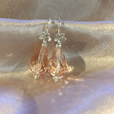 Øreringe i sølv og oxideret sølv med krystal, "Heather pink pearl" - by Nina Skat