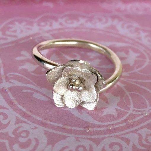 Ring i sølv, blomst "Lotus flower" -Foto