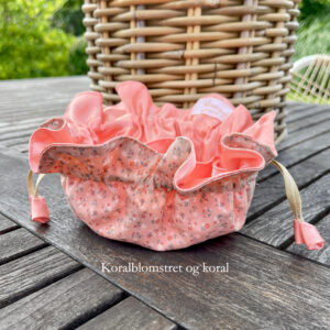 Koralblomstret og koral smykkepose med 8 inderlommer