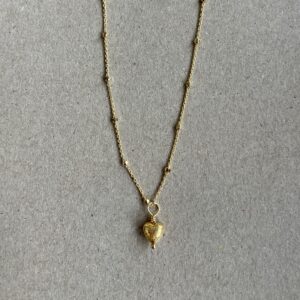 Halskæde, Love