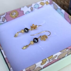 Ørering, Small flower, Black, Sælges enkeltvis