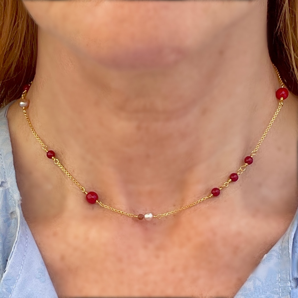 Halskæde, Falling in love, Red