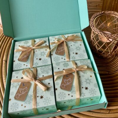 Adventskalender til hende- 4 pakker klar til ophængning