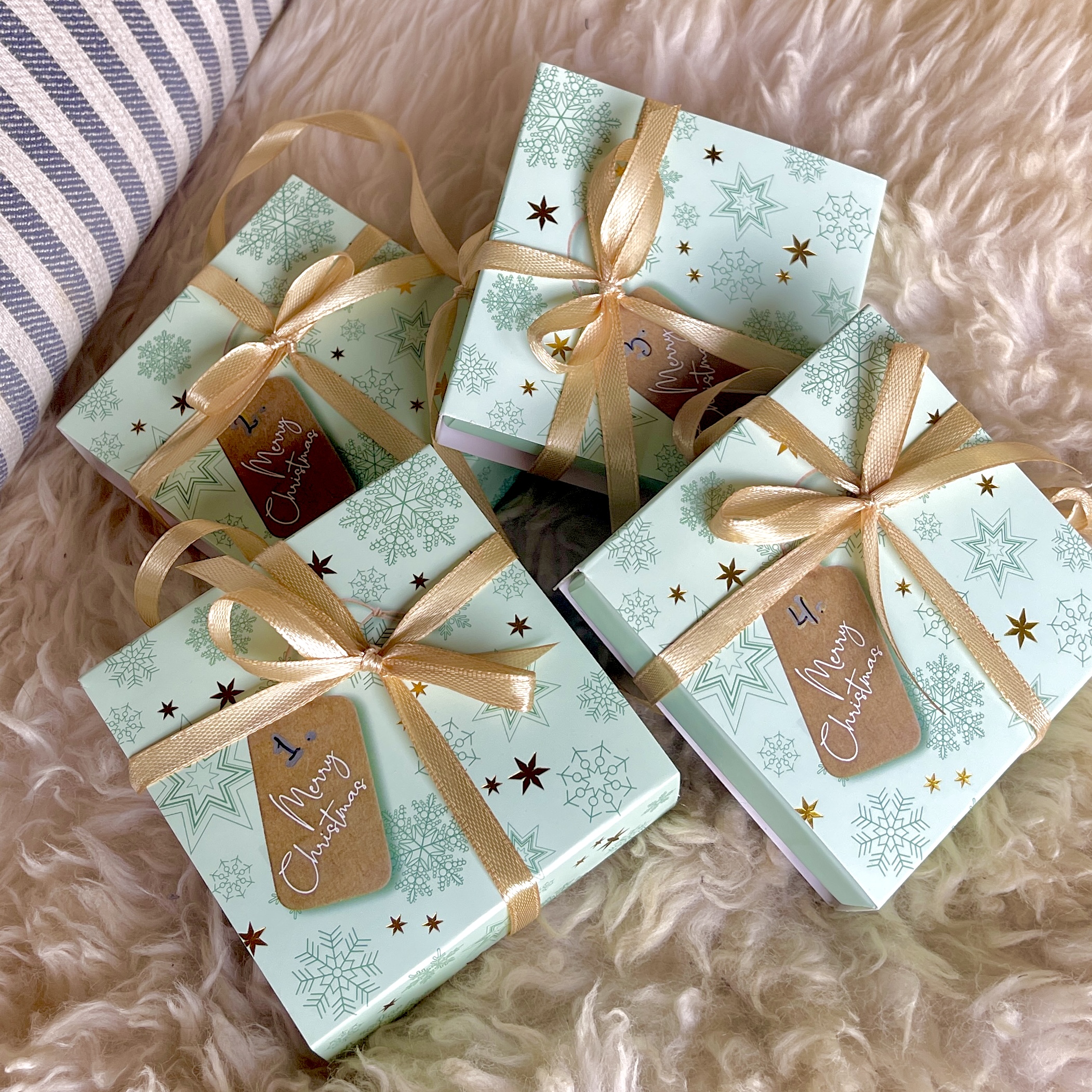 Adventskalender til hende- 4 pakker klar til ophængning