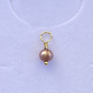 Vedhæng til Dharma hoop, lysebrun ferskvandsperle