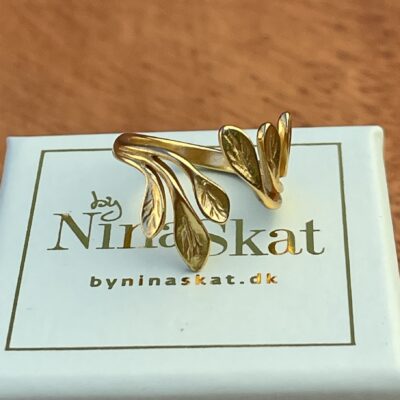 Ring, Leaf Elegance