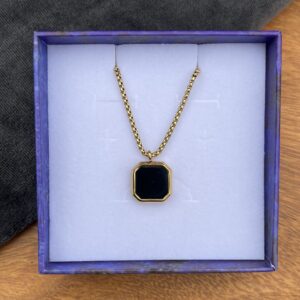 Halskæde - Black, Forgyldt stålhalskæde med sort onyx-look vedhæng