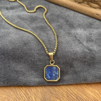 Halskæde - Blue- Forgyldt stålhalskæde med lapis lazuli-vedhæng