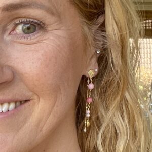 Coral Glow Earring inkl. lås med kæde ✨ The Beginning – anniversary collection