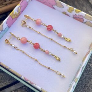 Coral Glow Earring inkl. lås med kæde ✨ The Beginning – anniversary collection