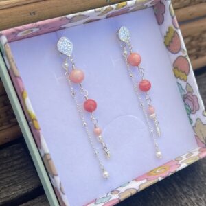 Coral Glow Earring inkl. lås med kæde ✨ The Beginning – anniversary collection