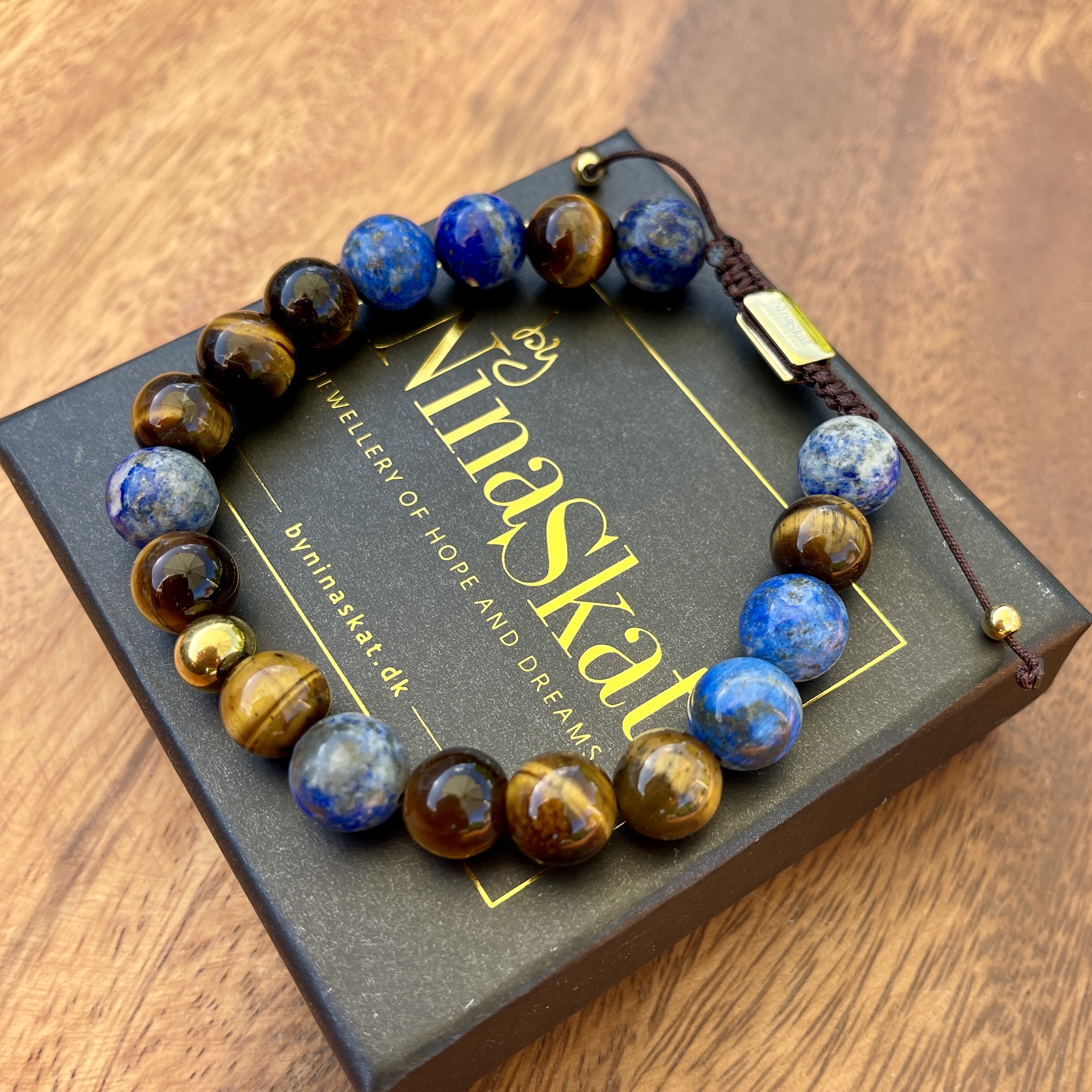 Atlas herrearmbånd – Lapis lazuli & Tigerøje